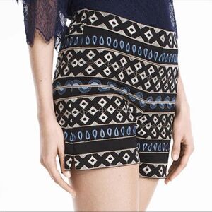 WHITE HOUSE BLACK MARKET | 5” Embroidered Black Shorts Geometric Women’s Size 00